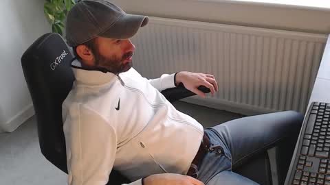 Snapshot of the_sensual_masturwait chatting on November 4, 2025, 8:57 am the_sensual_masturwait online show from November 4, 2025, 8:57 am