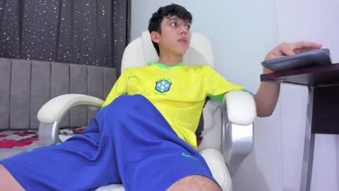 the_skinnyguys online show from January 28, 2025, 10:45 pm