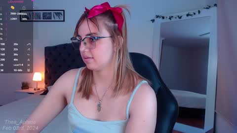 Snapshot of thea_aphros chatting on February 3, 2025, 7:31 pm Diosa Afrodita online show from February 3, 2025, 7:31 pm