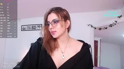 Snapshot of thea_aphros chatting on February 11, 2025, 8:52 pm Diosa Afrodita online show from February 11, 2025, 8:52 pm