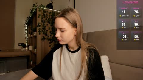 Kate online show from December 10, 2024, 2:50 pm