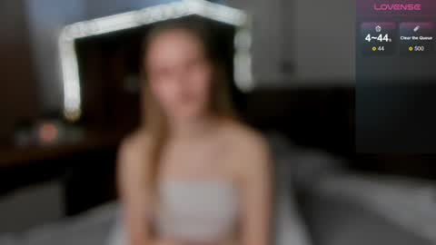 Kate online show from December 17, 2024, 5:58 pm