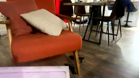 theauroravee online show from September 14, 2025, 8:41 pm