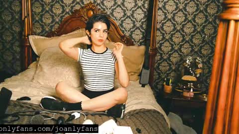 Joan online show from September 13, 2025, 11:59 pm