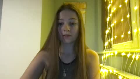 Crystal online show from January 21, 2025, 3:43 pm