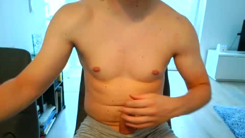 thecuteguy144949 online show from July 17, 2026, 9:49 am