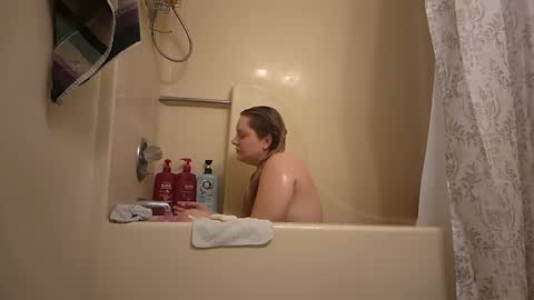 Snapshot of thedancingalien chatting on January 20, 2025, 10:59 pm Kassandra Grant online show from January 20, 2025, 10:59 pm