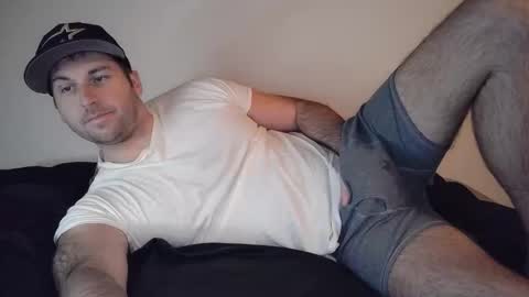 Snapshot of theetwohander chatting on April 29, 2026, 3:10 am Theetwohander online show from April 29, 2026, 3:10 am