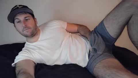 Snapshot of theetwohander chatting on May 1, 2026, 3:22 am Theetwohander online show from May 1, 2026, 3:22 am