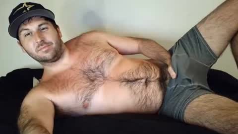 Snapshot of theetwohander chatting on July 5, 2026, 2:40 am Theetwohander online show from July 5, 2026, 2:40 am