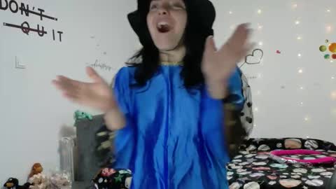 TheFarmergirl online show from October 31, 2025, 5:25 pm