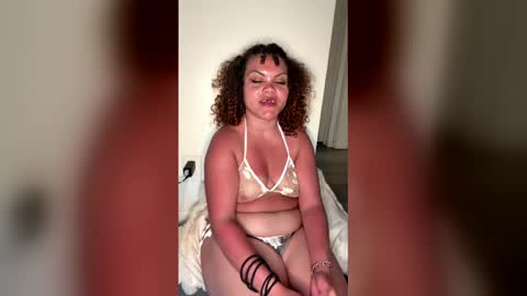 thegialana online show from March 10, 2026, 2:27 am