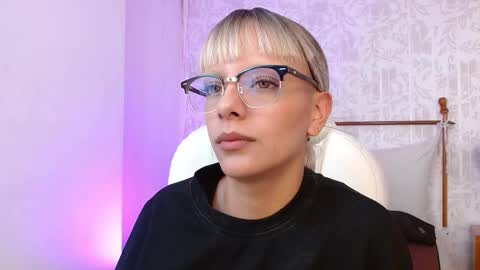 Peyton online show from December 2, 2025, 3:23 am