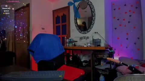 Goldie online show from April 28, 2026, 2:27 am