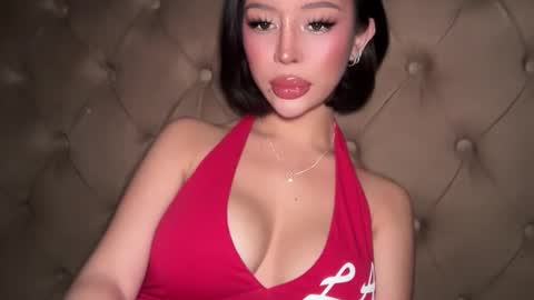 Elle  dont forget to folloW me and thumbs up online show from March 8, 2026, 4:16 am