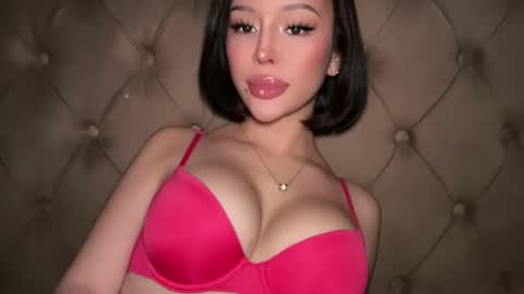 Elle  dont forget to folloW me and thumbs up online show from March 31, 2026, 12:45 am