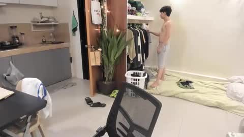 Green online show from October 3, 2025, 5:21 pm