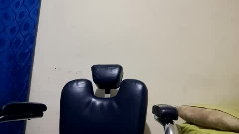 thehousedog online show from April 20, 2026, 11:46 am