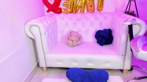 Theia  online show from February 18, 2025, 4:05 pm