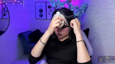 Theia  online show from November 8, 2025, 5:29 am