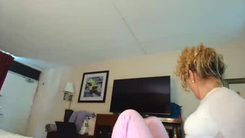 Lily Marie online show from February 1, 2025, 2:56 pm