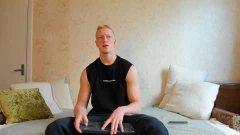 Snapshot of thejacob_d chatting on April 30, 2026, 9:15 am thejacob_d online show from April 30, 2026, 9:15 am