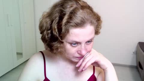 Ella online show from December 18, 2024, 6:46 pm