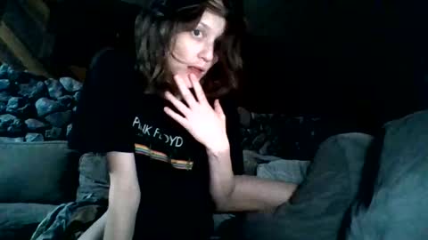 lovecreep online show from December 23, 2025, 6:11 am