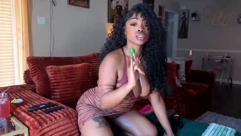 Snapshot of thelovelybrown chatting on May 3, 2026, 4:35 pm thelovelybrown online show from May 3, 2026, 4:35 pm