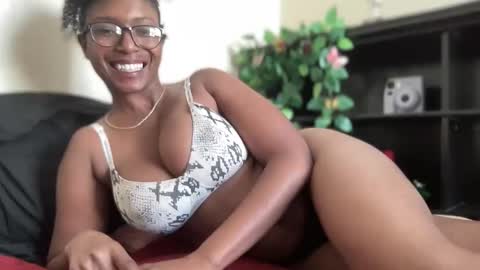 thelovelycandi online show from April 27, 2026, 7:56 pm