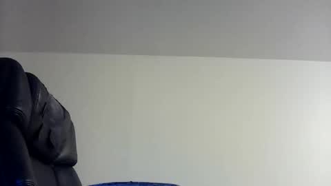 theman18951pa online show from April 22, 2026, 12:35 am