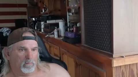Snapshot of themasseure1 chatting on April 19, 2026, 6:10 pm themasseure1 online show from April 19, 2026, 6:10 pm