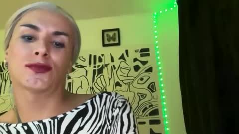 Lucy Lucy online show from September 19, 2025, 2:02 am