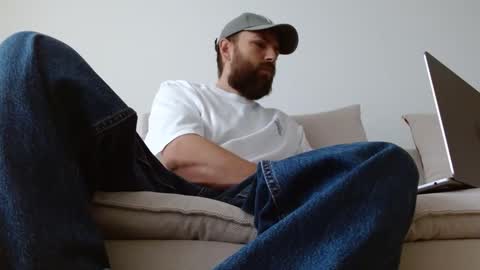 TheMonarchGoat online show from October 2, 2025, 6:42 am