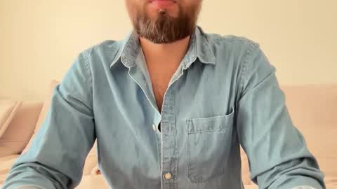 TheMonarchGoat online show from October 17, 2025, 8:39 am