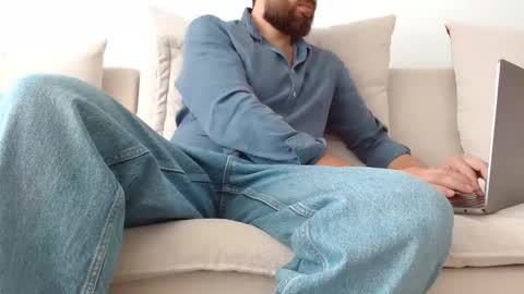 TheMonarchGoat online show from October 21, 2025, 6:03 am