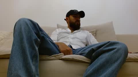 TheMonarchGoat online show from December 17, 2025, 4:24 pm