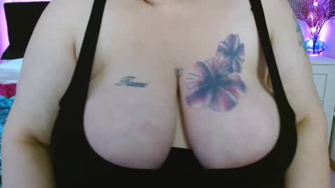 im on randomly so follow to know when im online online show from January 16, 2025, 9:08 pm