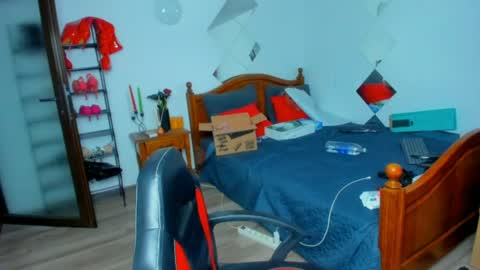 Snapshot of thenaughtygf chatting on June 17, 2026, 11:27 pm thenaughtygf online show from June 17, 2026, 11:27 pm