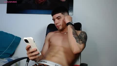 theo_levis online show from April 24, 2026, 9:17 pm