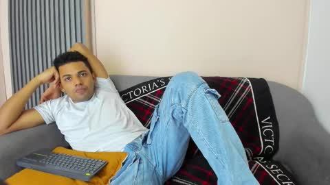 theo_morris online show from March 3, 2026, 4:18 am