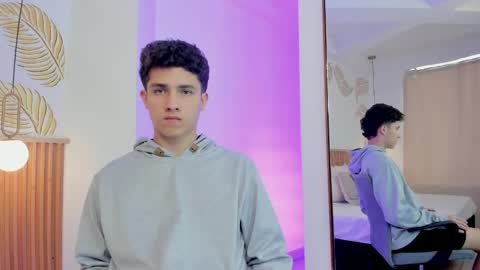  THEO- MATEO  online show from December 17, 2024, 4:53 pm