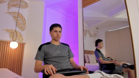  THEO- MATEO  online show from December 21, 2024, 1:53 pm