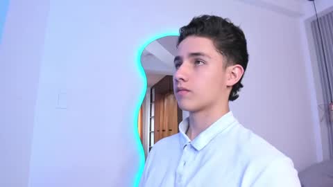  THEO- MATEO  online show from January 3, 2025, 5:20 pm