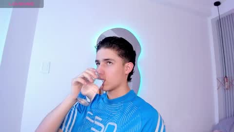  THEO- MATEO  online show from January 4, 2025, 2:46 pm