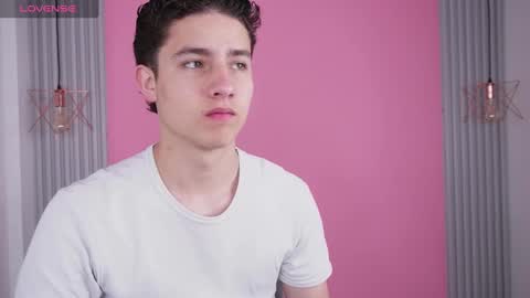  THEO- MATEO  online show from January 19, 2025, 1:44 pm