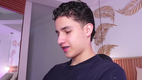  THEO- MATEO  online show from February 4, 2025, 1:38 pm