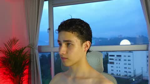  THEO- MATEO  online show from February 18, 2025, 11:08 pm