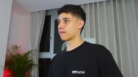  THEO- MATEO  online show from February 22, 2025, 11:35 pm