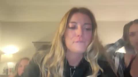 Ava online show from September 19, 2025, 5:42 am